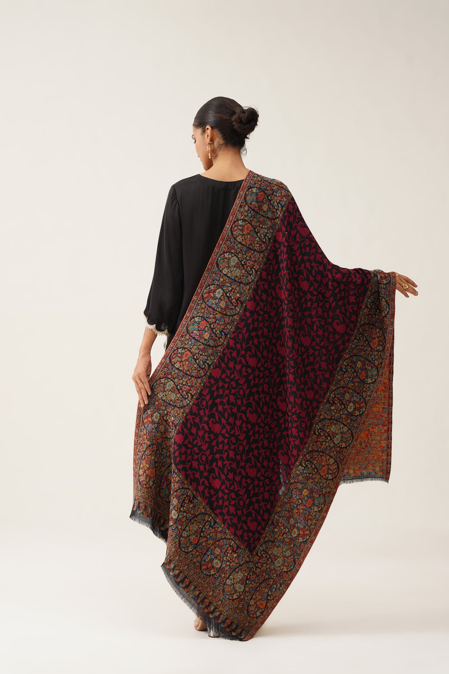 Fariza Kaani Woollen Shawl