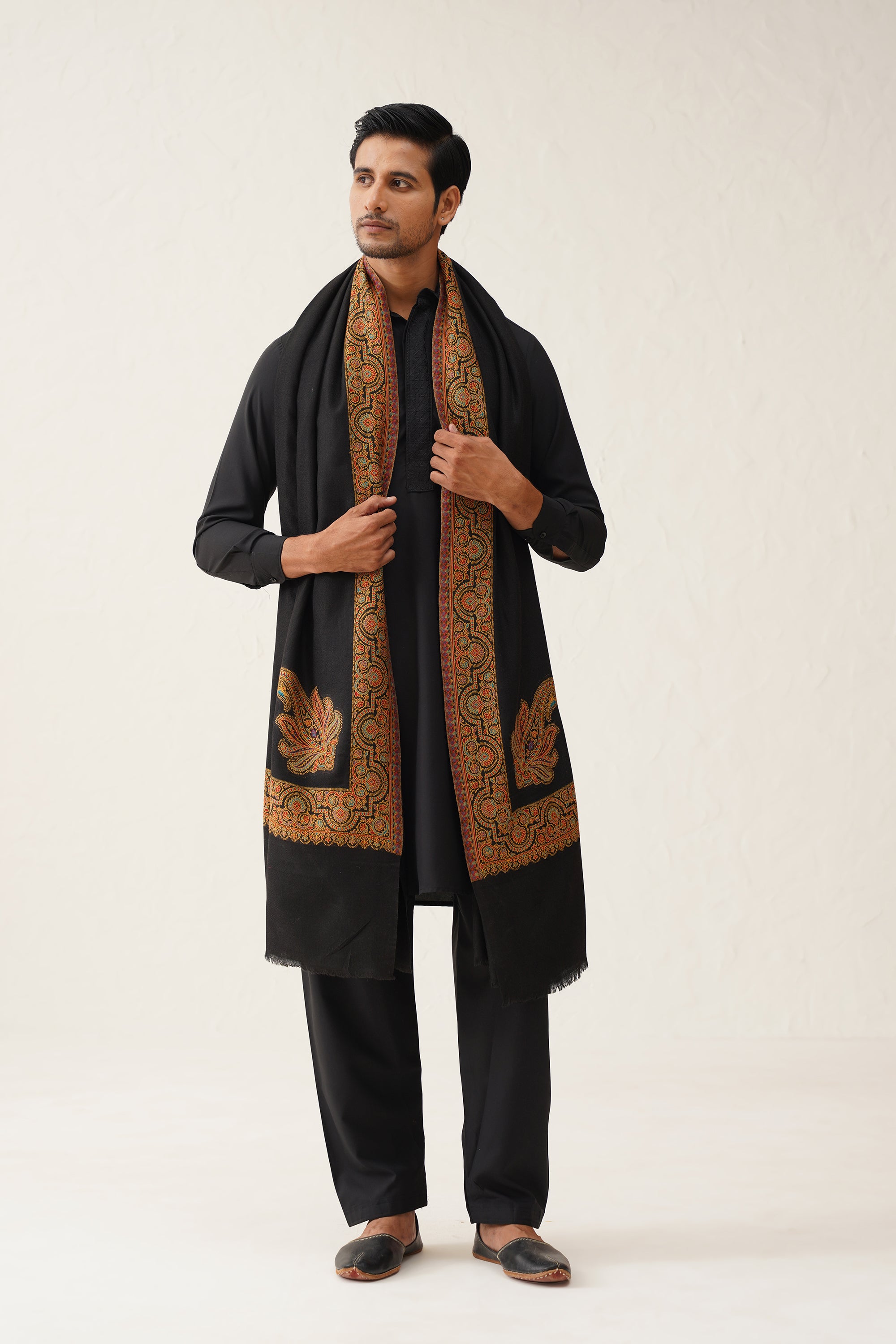 Men's Black Motif Wool Dusala