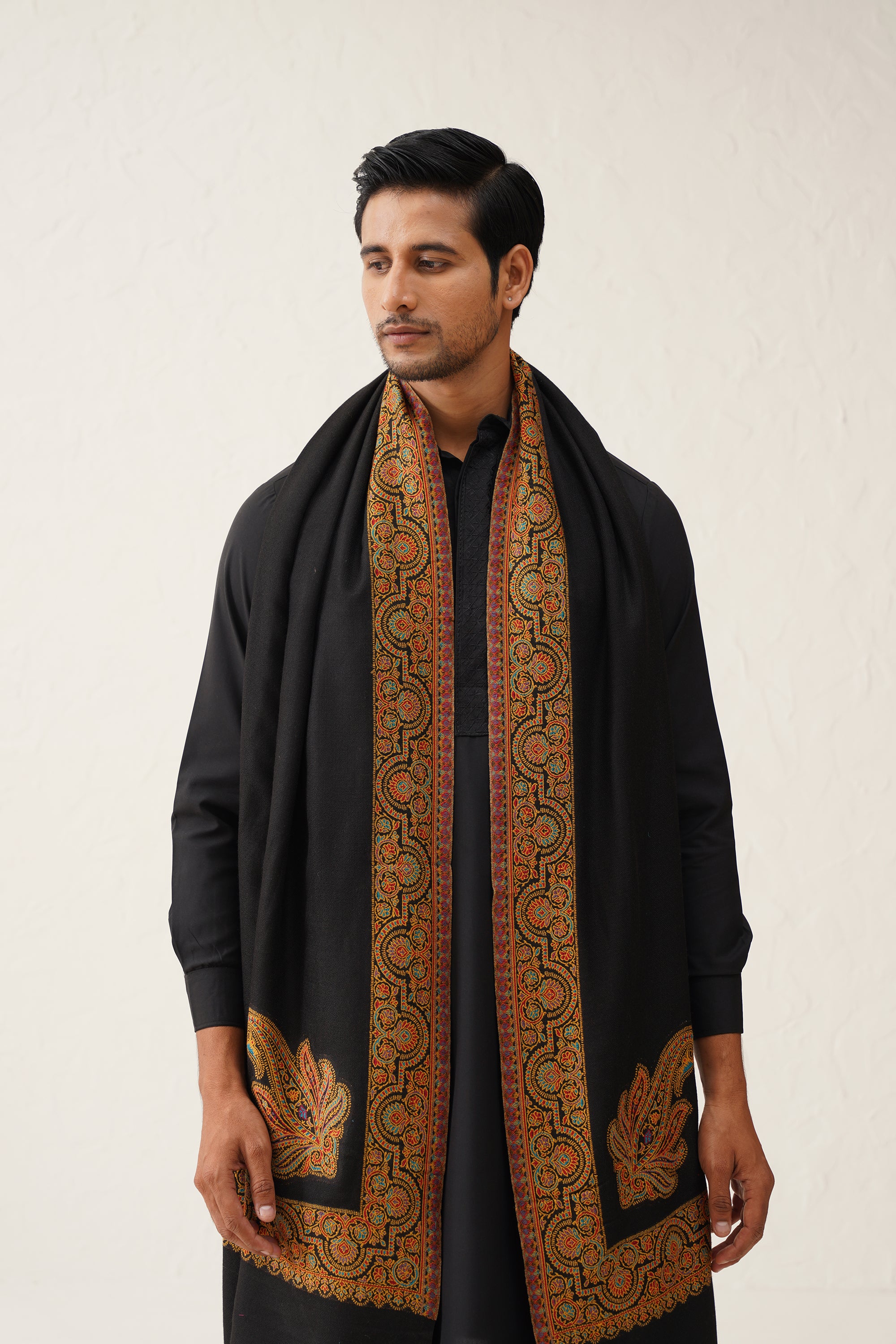 Men's Black Motif Wool Dusala