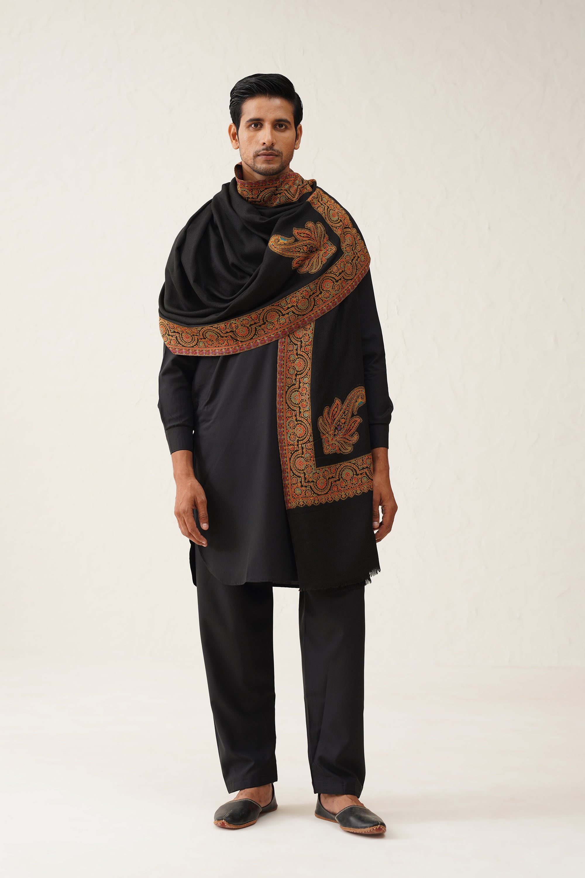 Men's Black Motif Wool Dusala