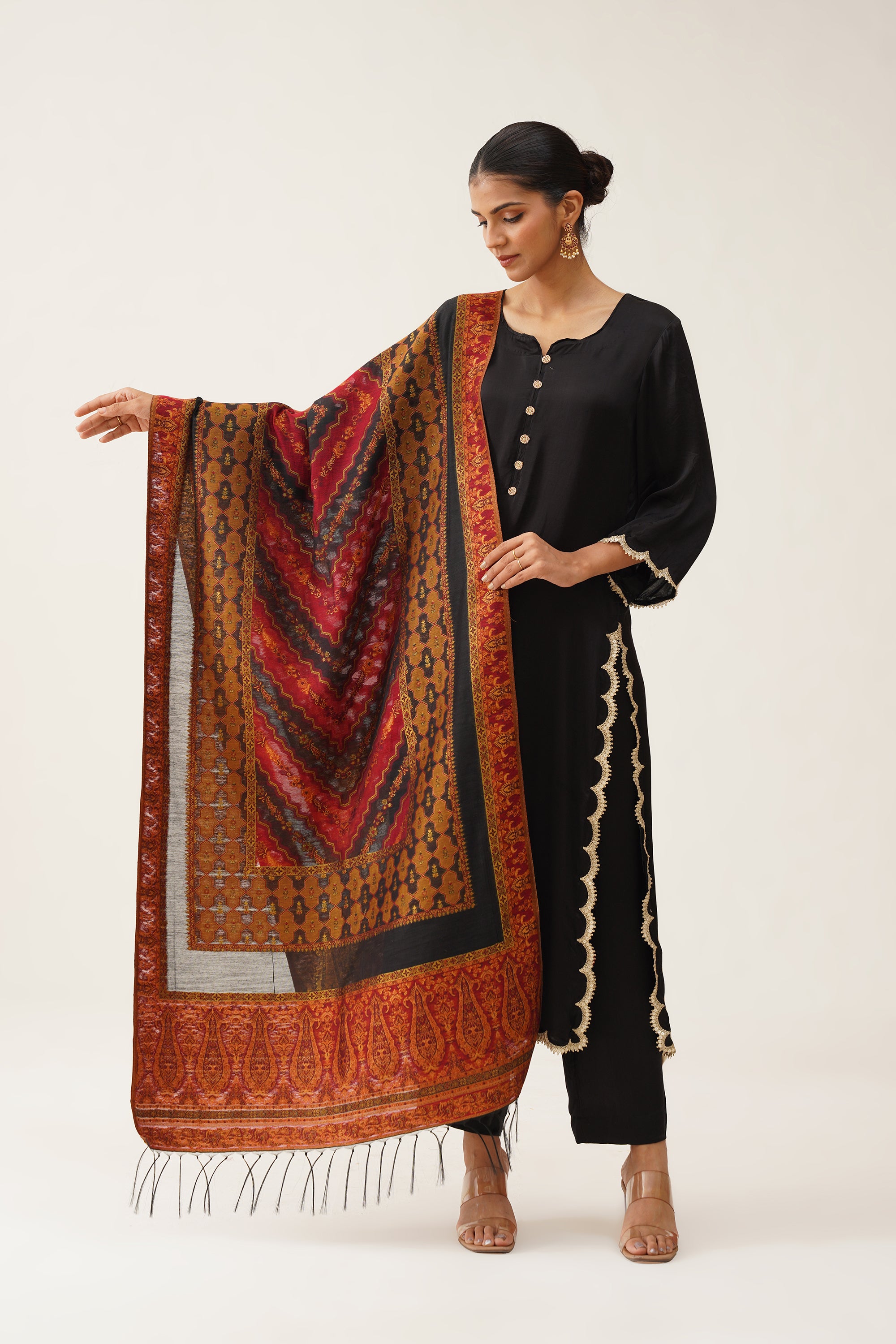 Sukhmani Kaani Dupatta With Tassel